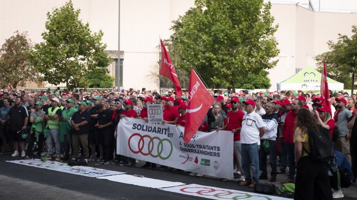 Audi workers 